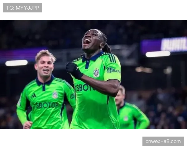 富勒姆主帅确认将调整防守策略,应对伯恩茅斯高位压迫 富勒姆主帅确认将调整防守策略,应对伯恩茅斯高位压迫